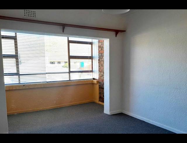 2 BEDROOM APARTMENT FOR SALE IN FISH HOEK